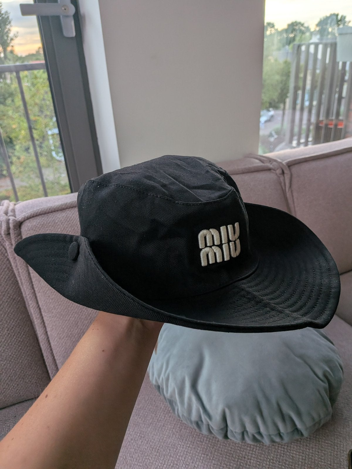 Miu Miu hoed, Kleding | Dames, Hoeden en Petten, Ophalen of Verzenden, Nieuw