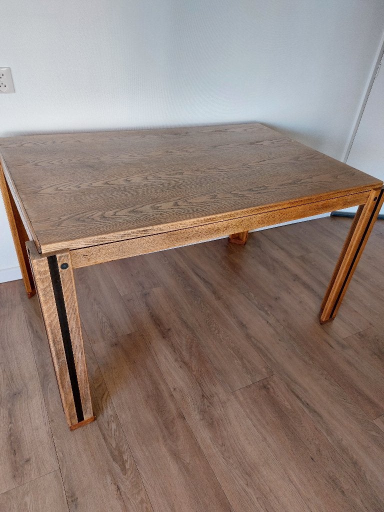 Foto 4 van Eettafel uitschuifbaar.  Kleur eiken