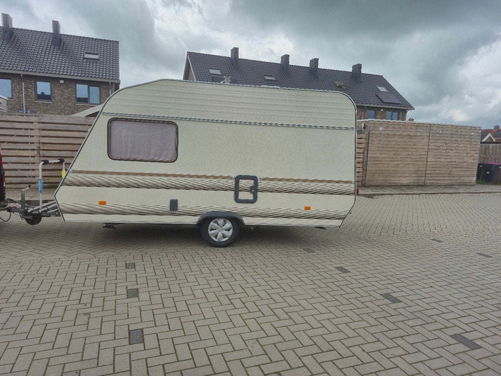 Home-Car Eureka  Compacte complete caravan 4 slaapplaatsen, Home-car, Rondzit, Particulier, 500 - 750 kg