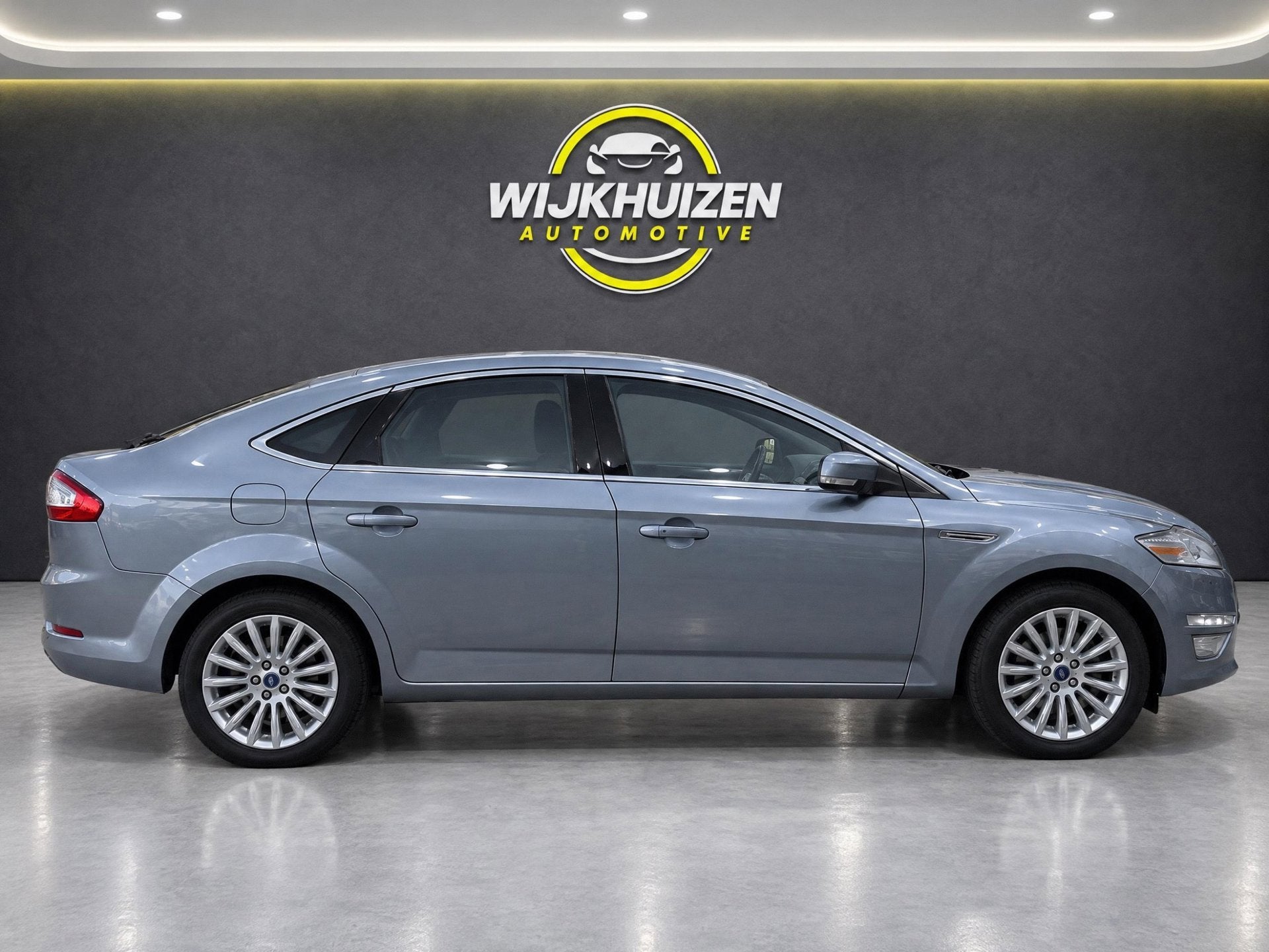 Ford Mondeo 1.6 EcoBoost Platinum met Leder ! Navigatie ! Sc, Auto's, Voorwielaandrijving, Gebruikt, Zwart, 4 cilinders
