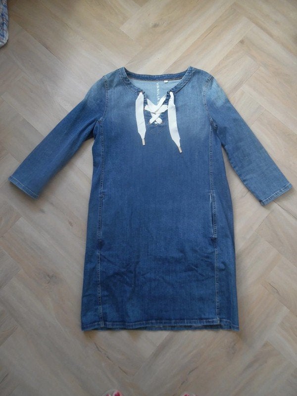 Vanilia Denim Jurk met Vetersluiting mt 38 zgan, Kleding | Dames, Maat 38/40 (M), Blauw, Vanilia, Ophalen of Verzenden