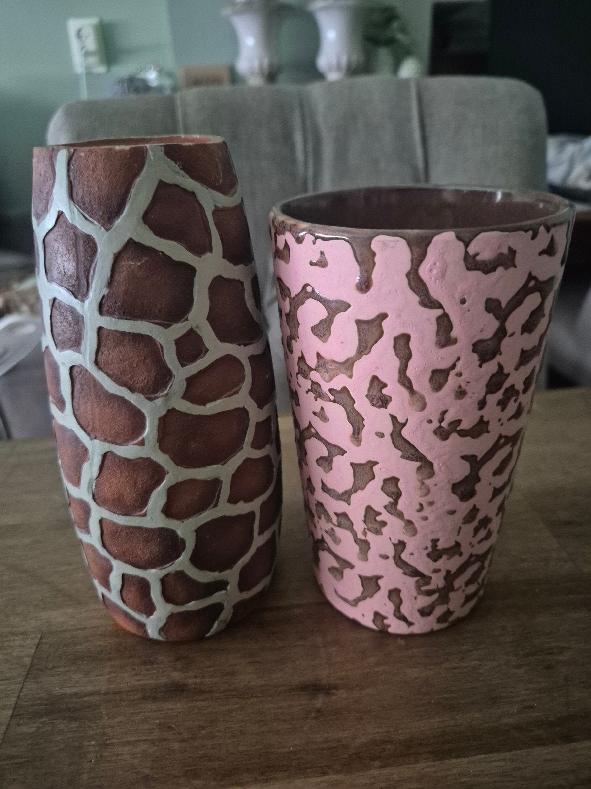 2 vaasjes giraffe panterprint, Huis en Inrichting, Woonaccessoires | Vazen, Ophalen of Verzenden, Nieuw, Oranje, Steen/keramiek