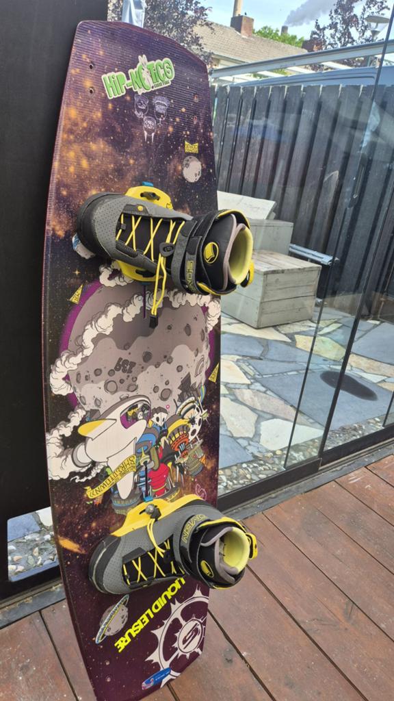 Wakeboard 143 met schoenen, bindingen en tas, Ophalen, Gebruikt, Board en Schoenen
