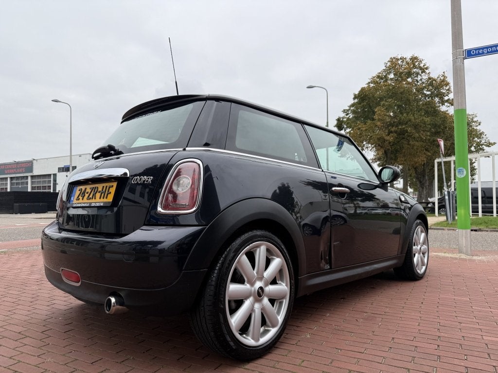 MINI Mini 1.6 Cooper Pepper | 6versn | airco | (bj 2008), Auto's, Voorwielaandrijving, Dealer onderhouden, Gebruikt, 750 kg