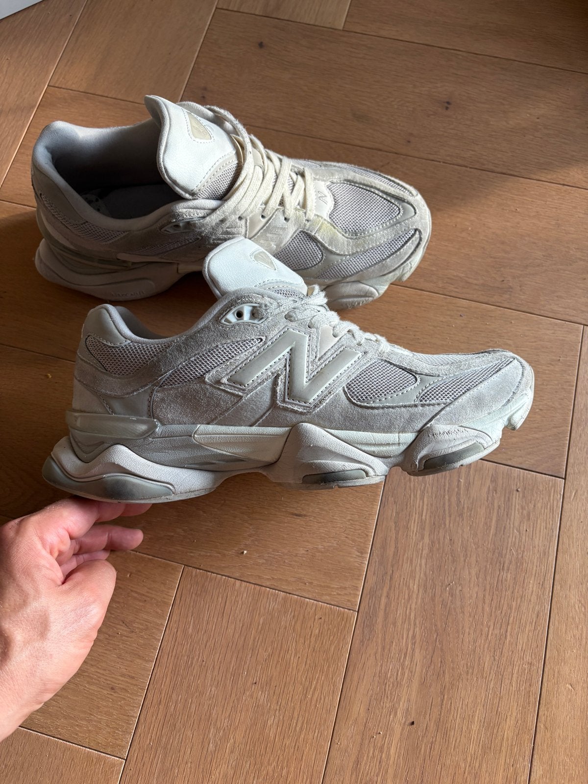 Prachtige New Balance 9060 sneakers - Maat 44,5, Kleding | Heren, Schoenen, Ophalen of Verzenden, Zo goed als nieuw, Overige kleuren