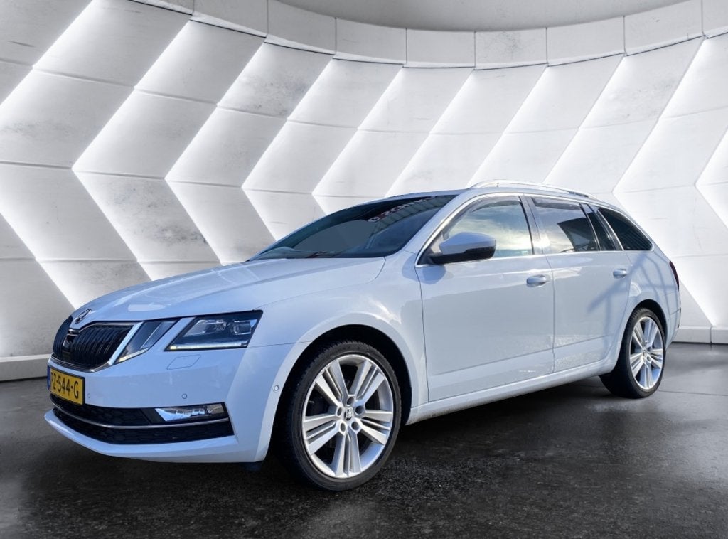 Skoda Octavia Combi 1.0 TSI Grt St. Bns (bj 2017, automaat), Auto's, Skoda, Automatische klimaatregeling, Euro 6, 116 pk, Wit
