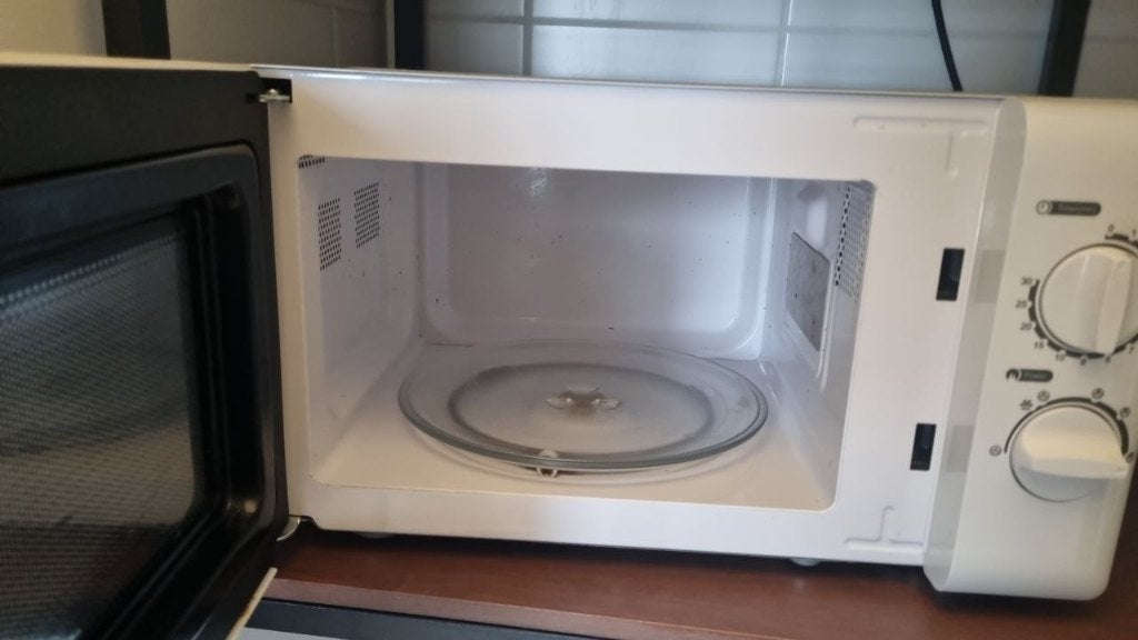 Proline Vrijstaande Magnetron - Wit, Gebruikt, Ophalen of Verzenden, Magnetron, Draaiplateau