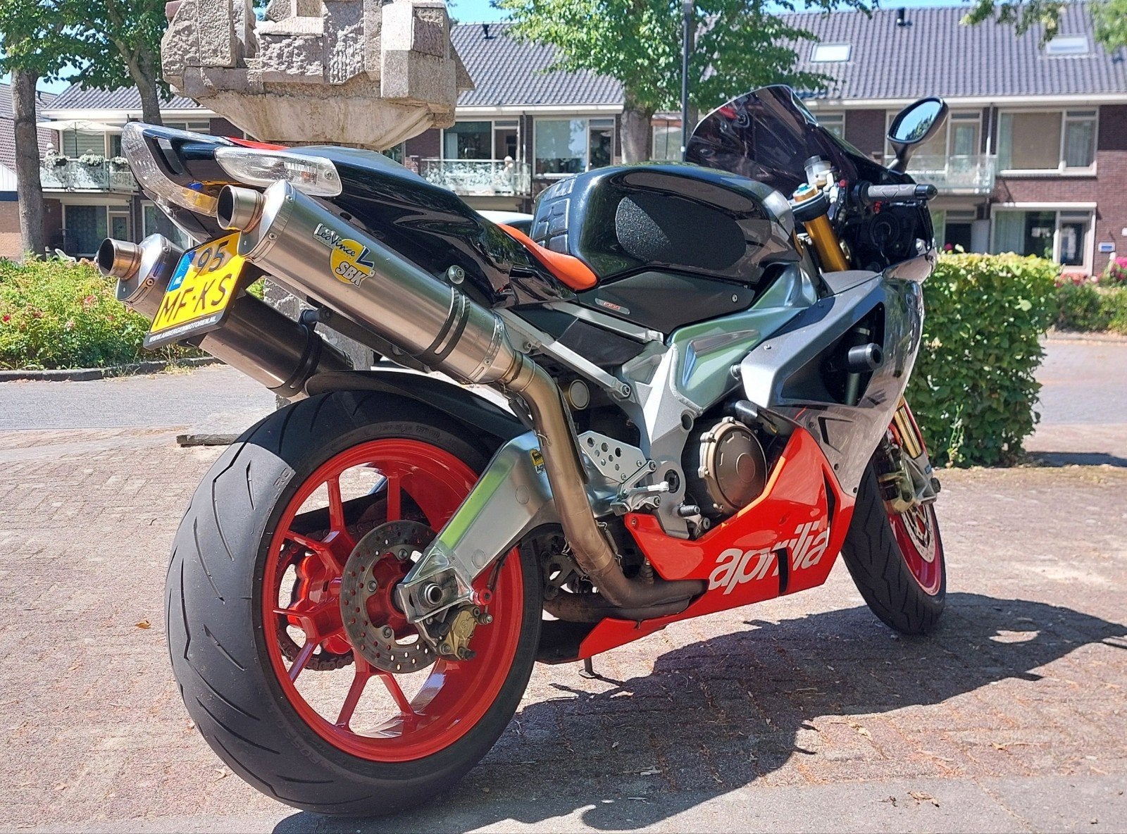 Aprilia RSV 1000R 2008, 2 cilinders, Sportuitlaat, Occasion, Motorrijbewijs A
