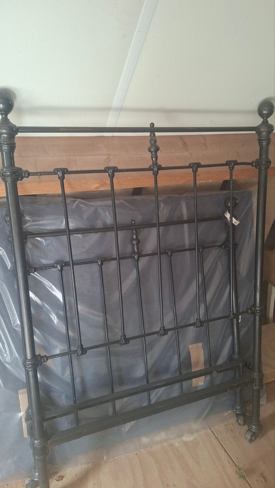 antiek spijlenbed 1pers, Ophalen