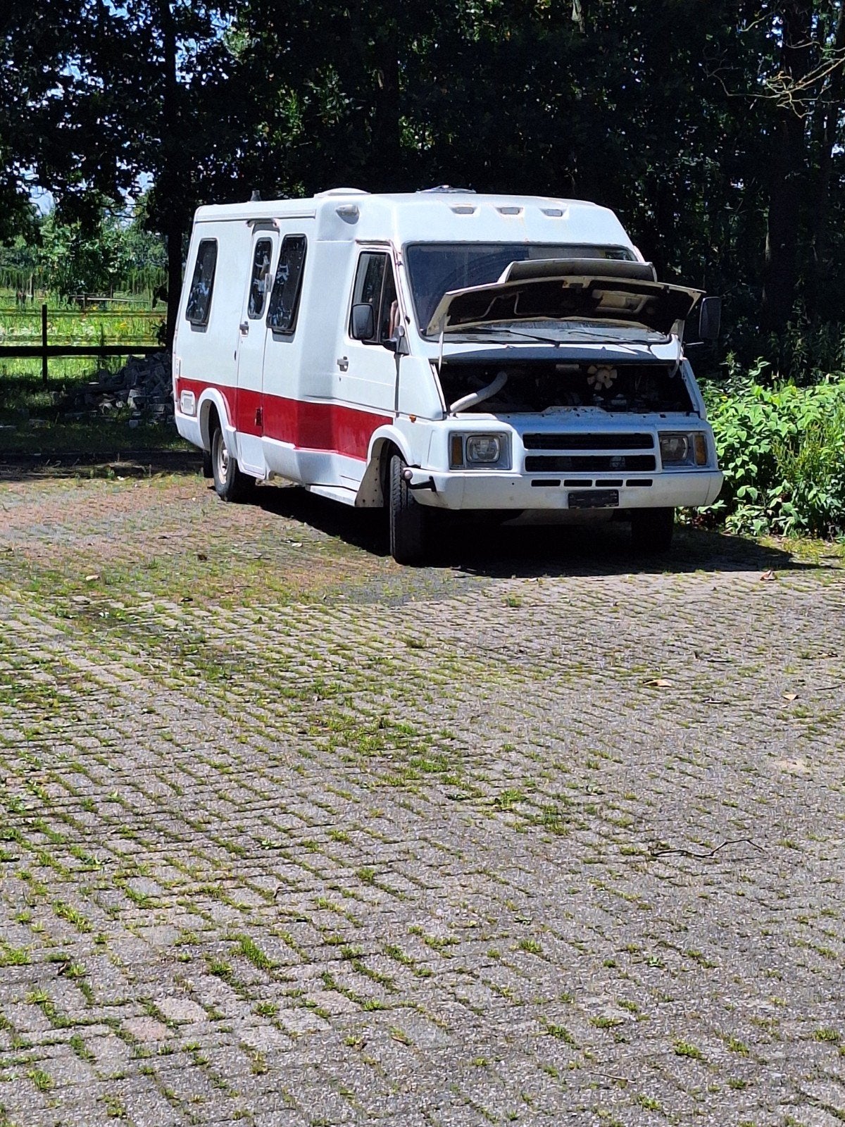 Winnebago Le Sharo turbo diesel, Particulier, Half-integraal