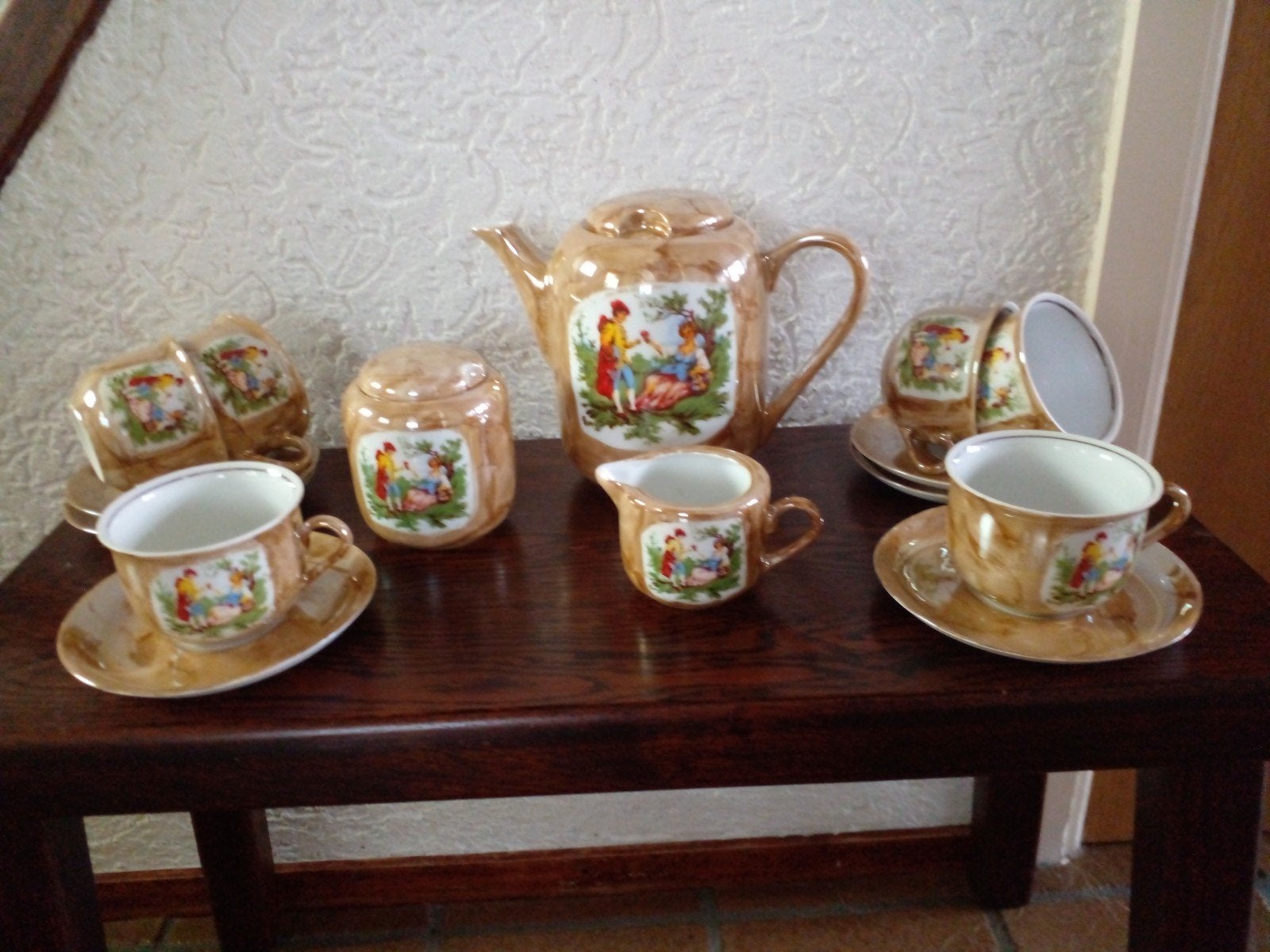 Vintage theeservies met romantische afbeeldingen, Antiek en Kunst, Antiek | Servies compleet, Ophalen