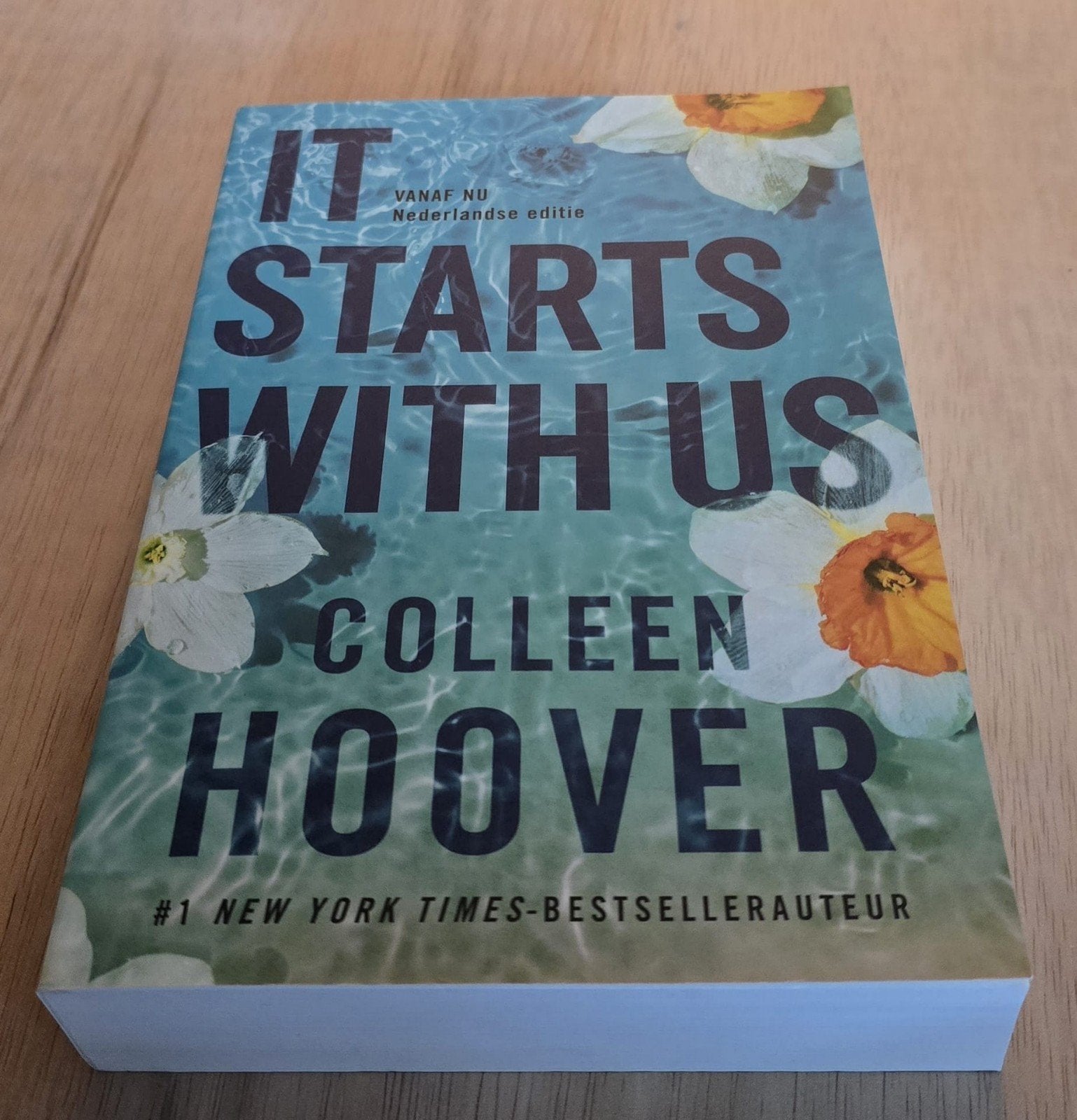 diverse boeken verkoop, Colleen Hoover, Ophalen of Verzenden, Zo goed als nieuw