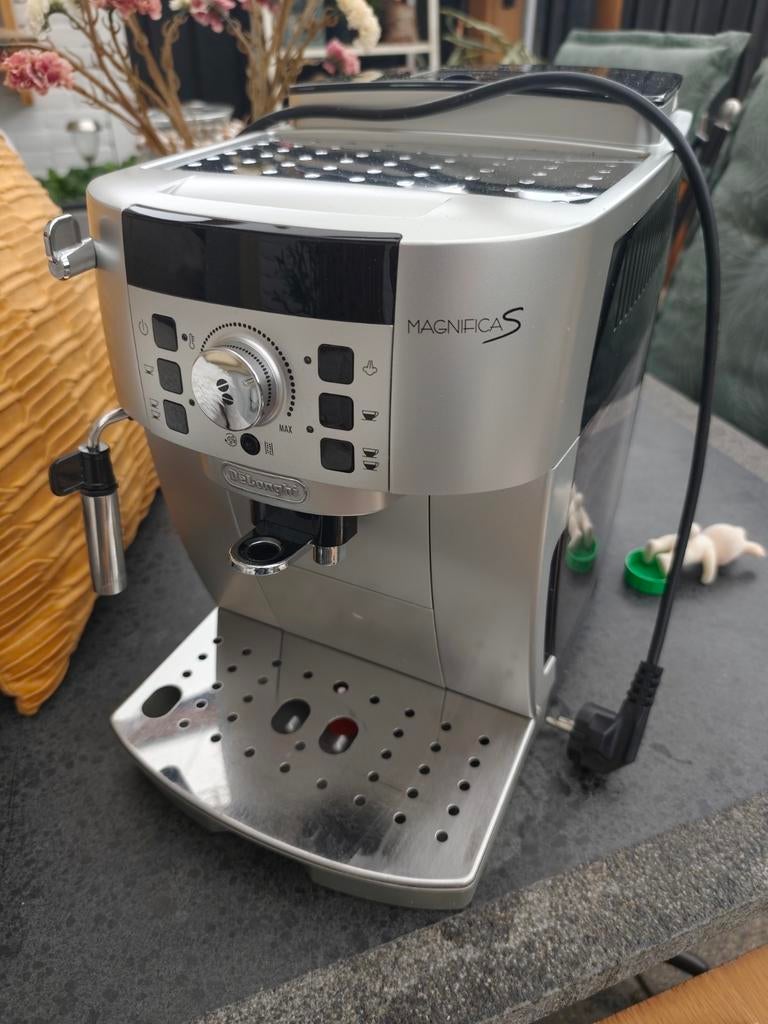 Te koop De Longhi magnifica s, Ophalen, Gebruikt, Koffiemachine