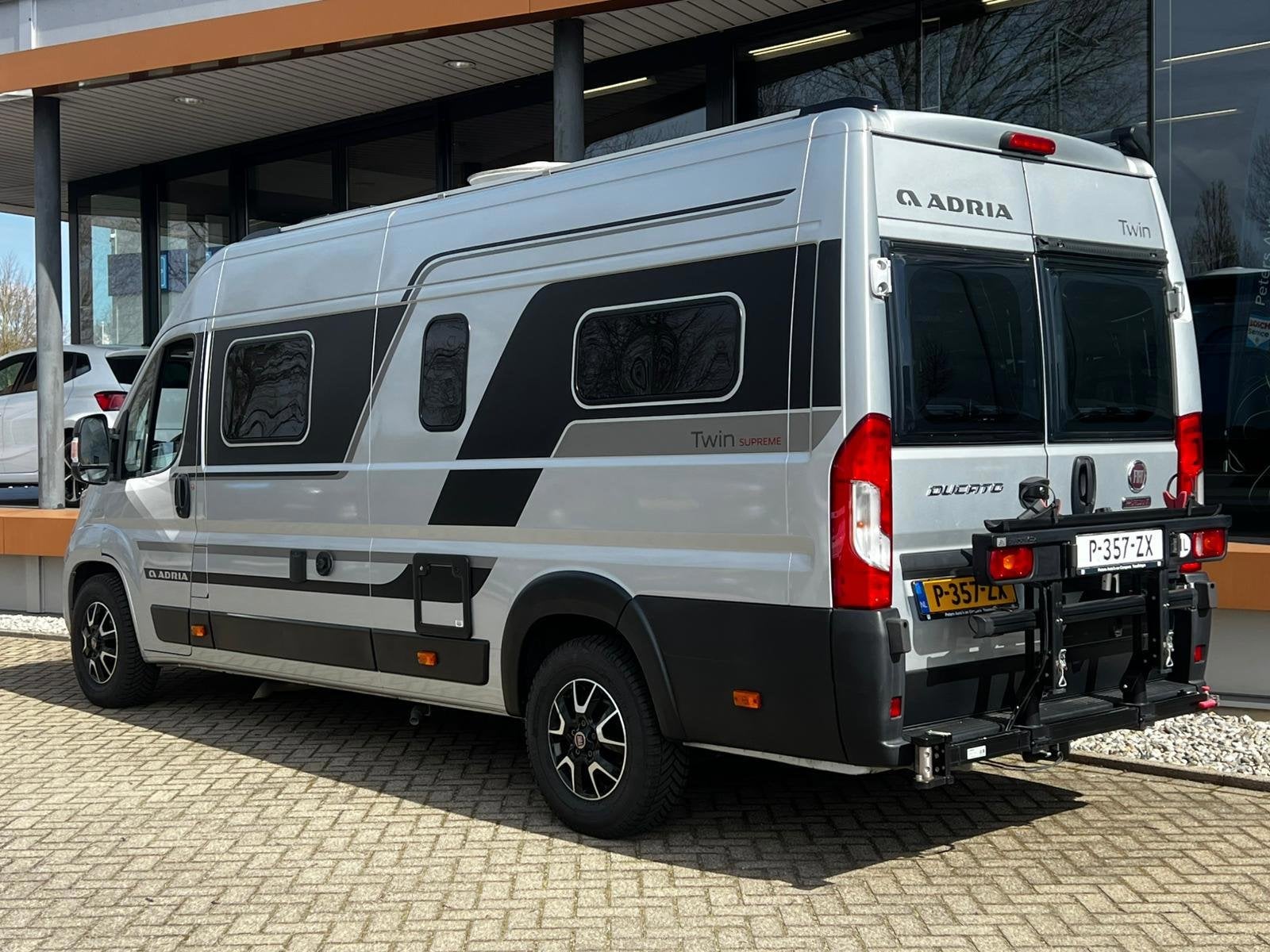 Adria TWIN 640 SLB SUPREME /Automaat/Lengte bedden, Automaat, Buscamper of Camperbus, Tot en met 2, 6 tot 7 meter