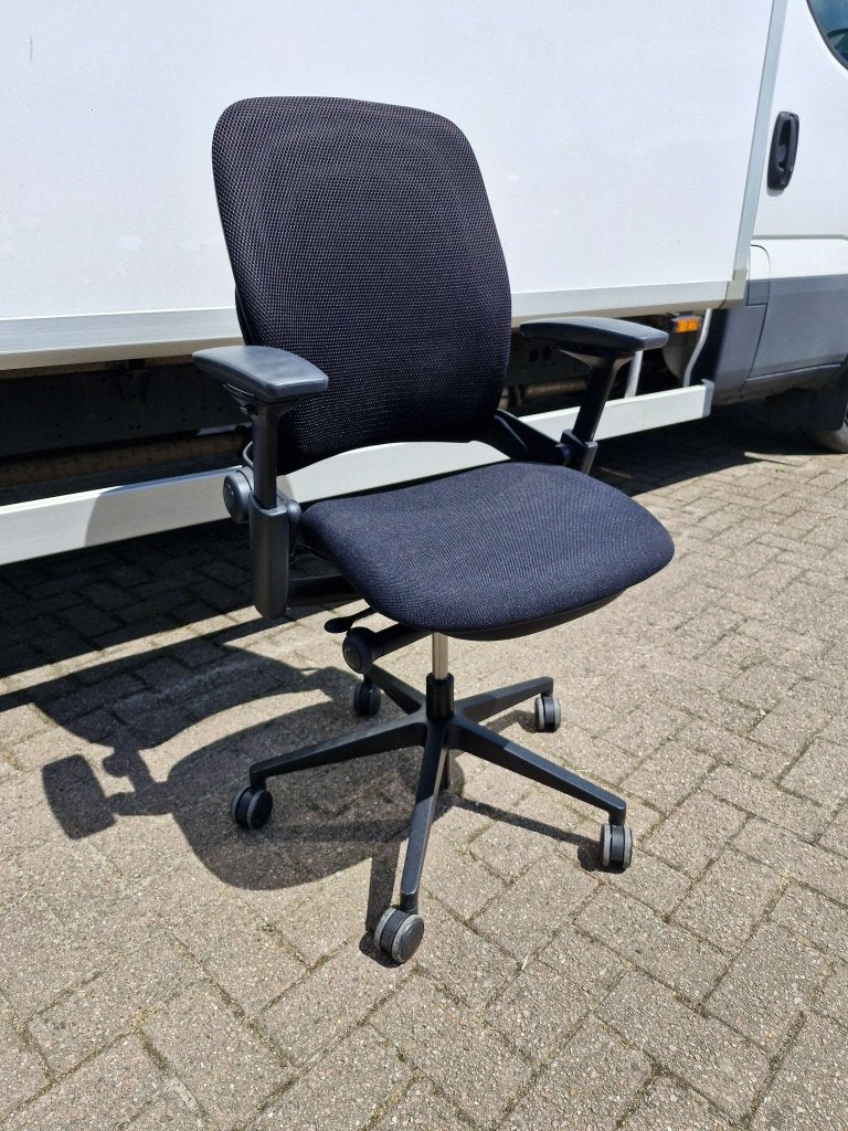 STEELCASE LEAP ergonomische bureaustoelen (15x), Zwart, Ophalen of Verzenden, Zo goed als nieuw, Postbus Duivendrecht