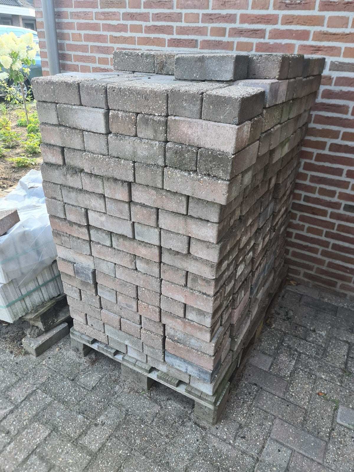 Betonklinkers in 3 formaten - Gratis af te halen!, Ophalen, Gebruikt, 10 m² of meer, Onbekend