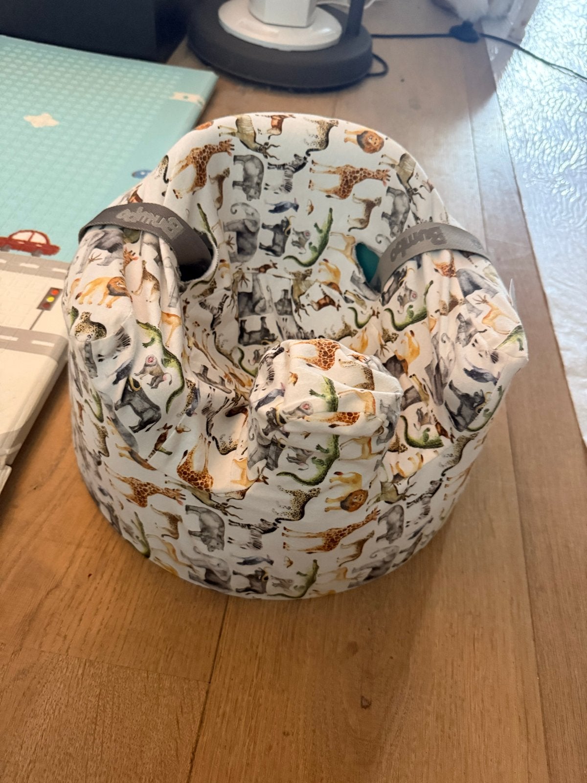 Bumbo zitje met dierenbekleding, Ophalen, Gebruikt, Overige typen, Gordel(s)