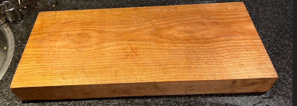 Professionele Snijplank, hakblok uit 1 stuk hout 55x25x5,5cm, Hout, Snij-/serveerplank, Ophalen of Verzenden, Zo goed als nieuw