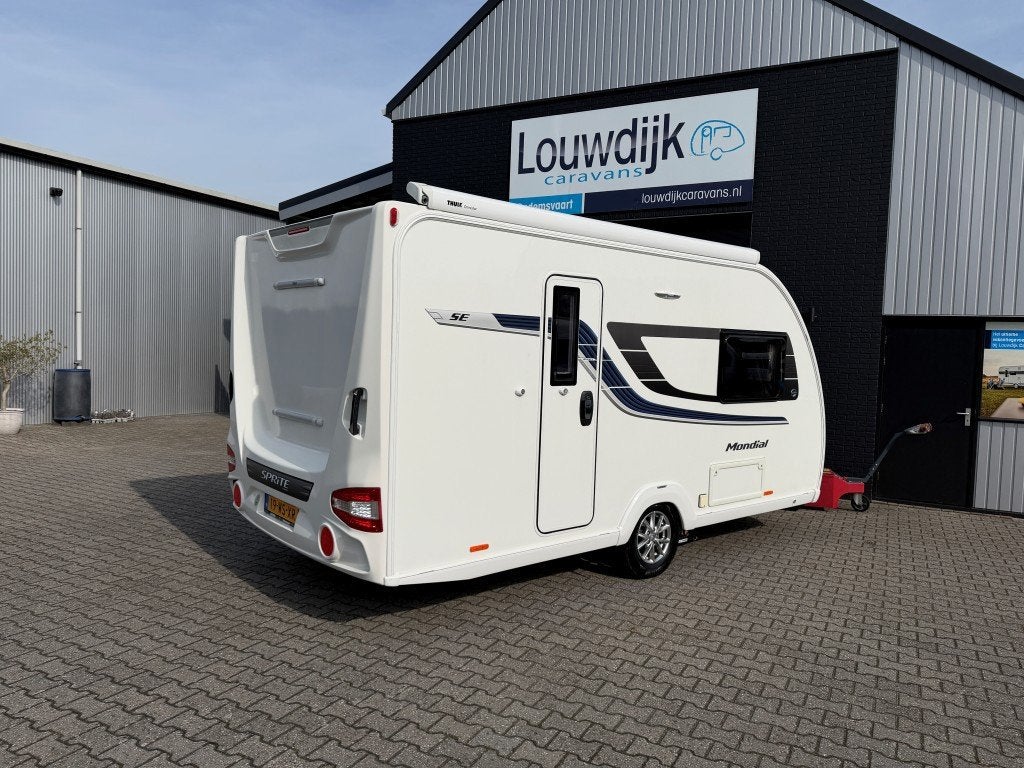 SPRITE Mondial 420 ’18 (Mover, Enkele Bedden, Douche), 2 aparte bedden, Rondzit, Tot en met 2, Bedrijf