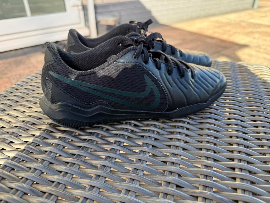 Nike Tiempo, Maat XS of kleiner, Ophalen of Verzenden, Zo goed als nieuw, Schoenen