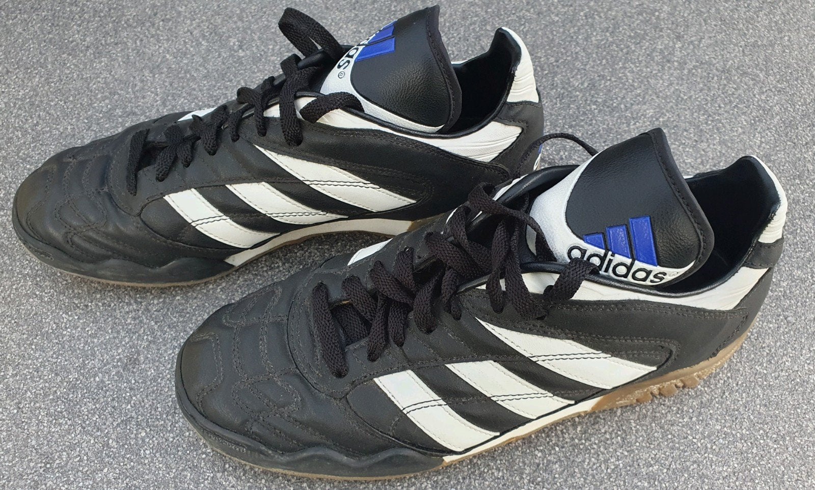 Adidas zaalvoetbalschoenen zgan maat 41 1/3, Ophalen of Verzenden, Zo goed als nieuw, Schoenen