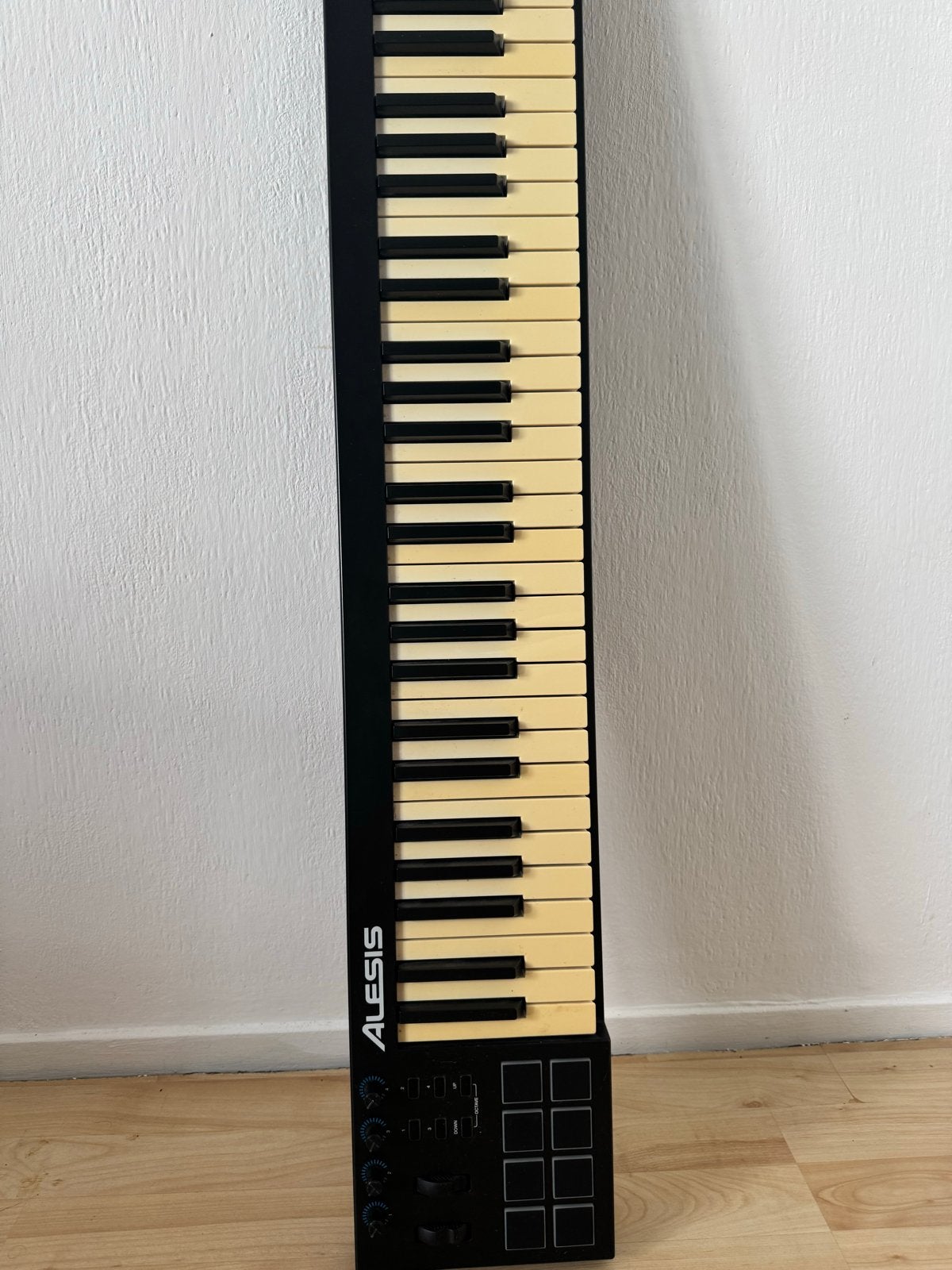 Alesis V61 MIDI Keyboard Controller - 61 toetsen, Aanslaggevoelig, Ophalen, Overige merken, 61 toetsen