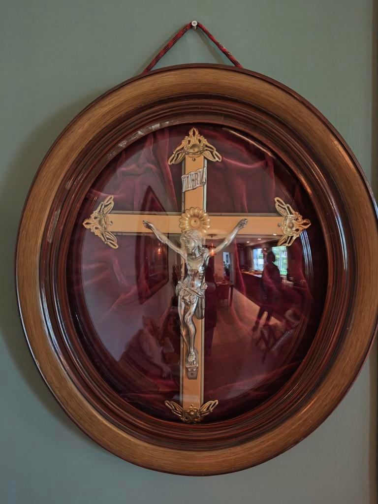 Antiek ! Origineel kruis in gebogen glas !, Ophalen