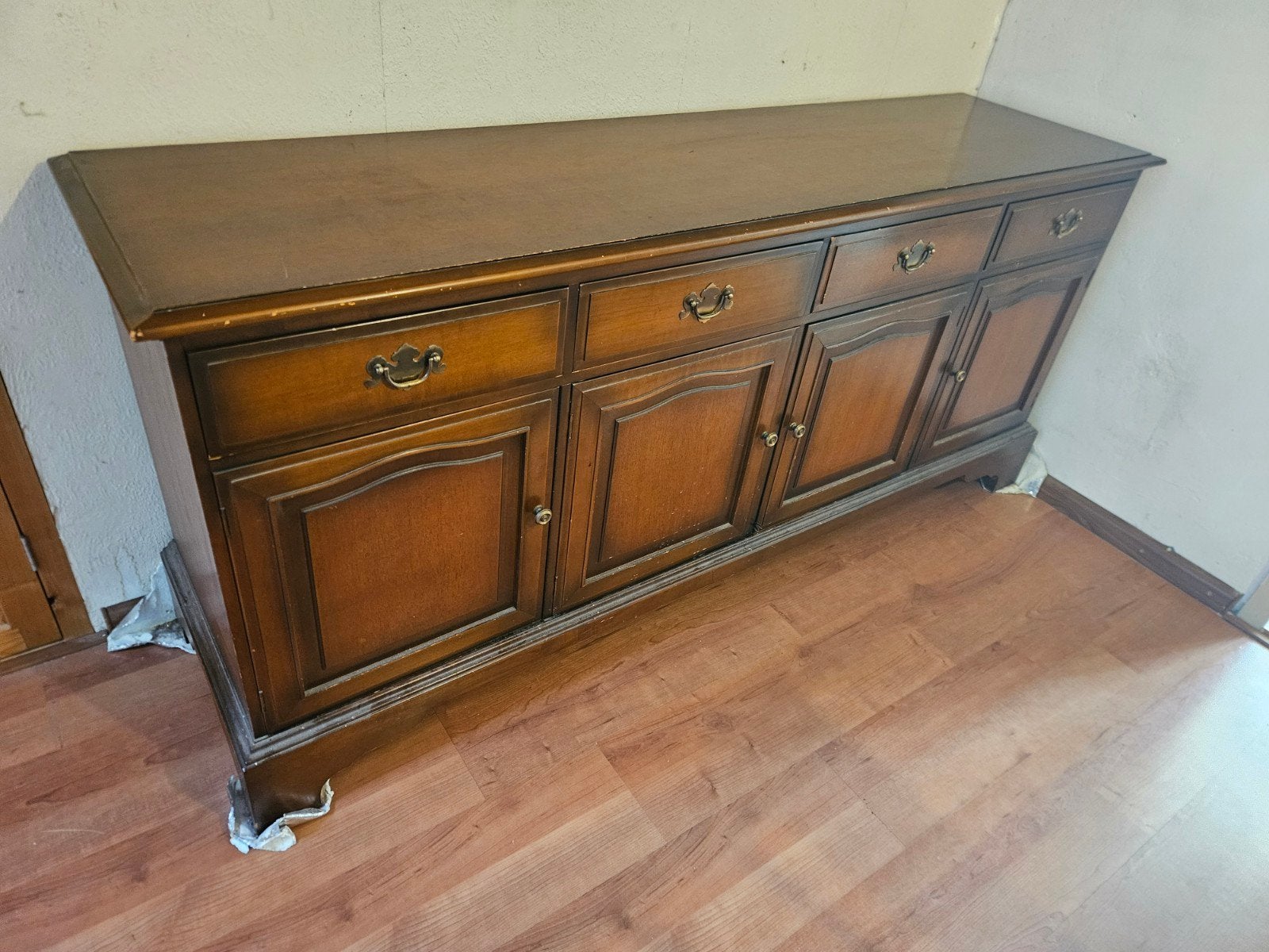 Klassiek dressoir met lades en kasten, Ophalen