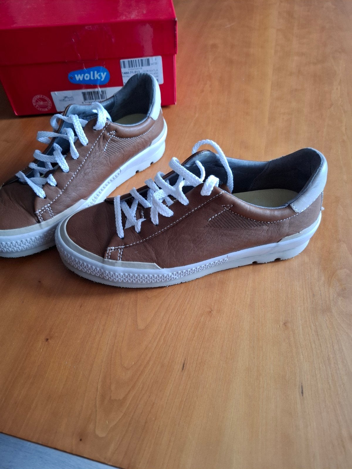 Wolky 36, Kleding | Dames, Schoenen, Ophalen of Verzenden, Zo goed als nieuw, Bruin, Sneakers of Gympen