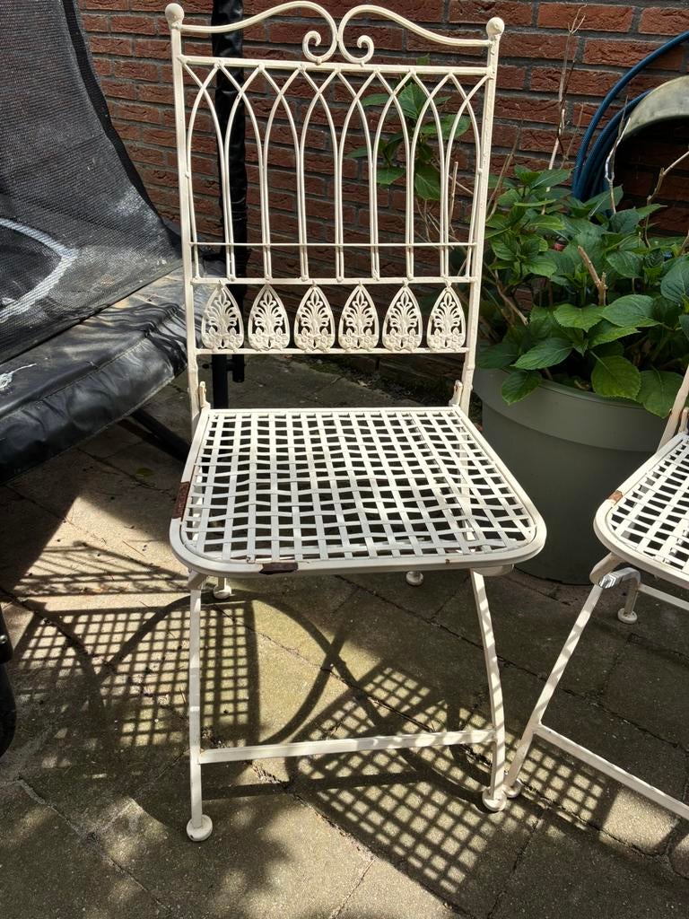 2 leuke brocante witte inklapbare stoeltjes / tuinstoeltjes!, Ophalen