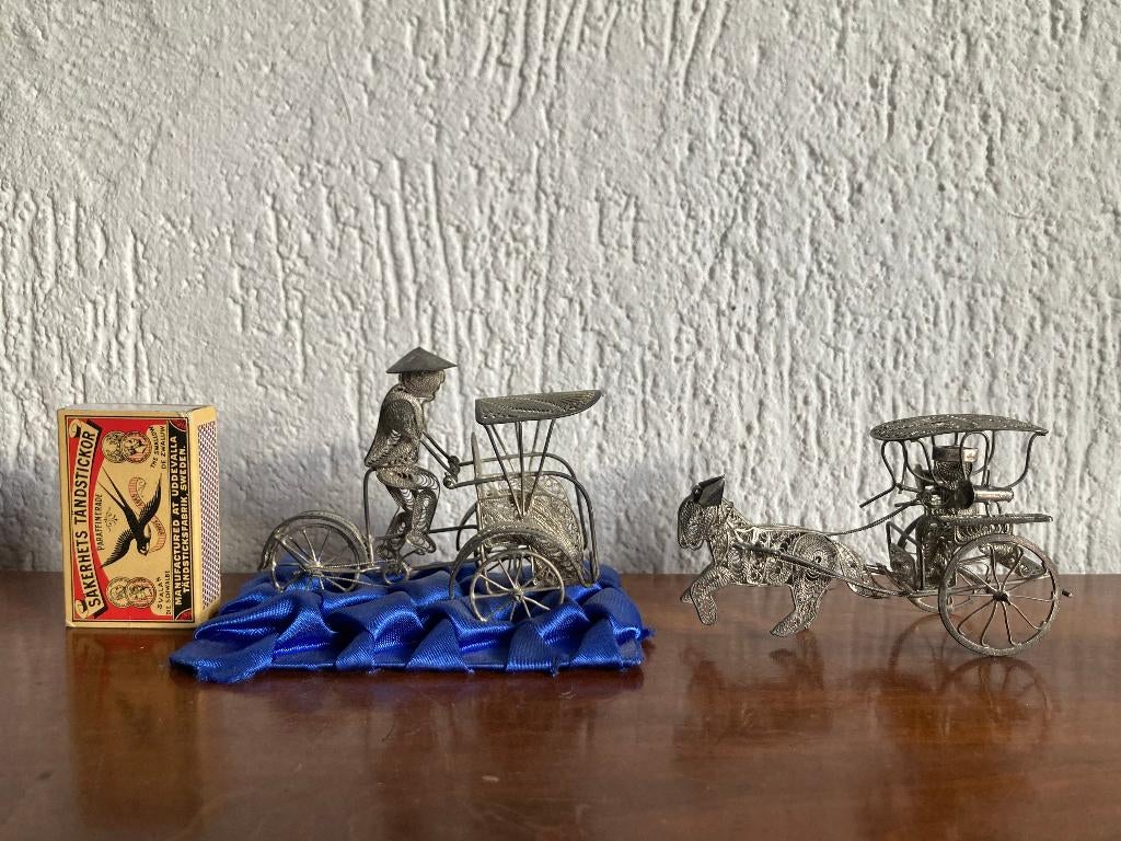 Twee filigraan zilverdraden miniatuur riksja & paardenkoets, Ophalen of Verzenden