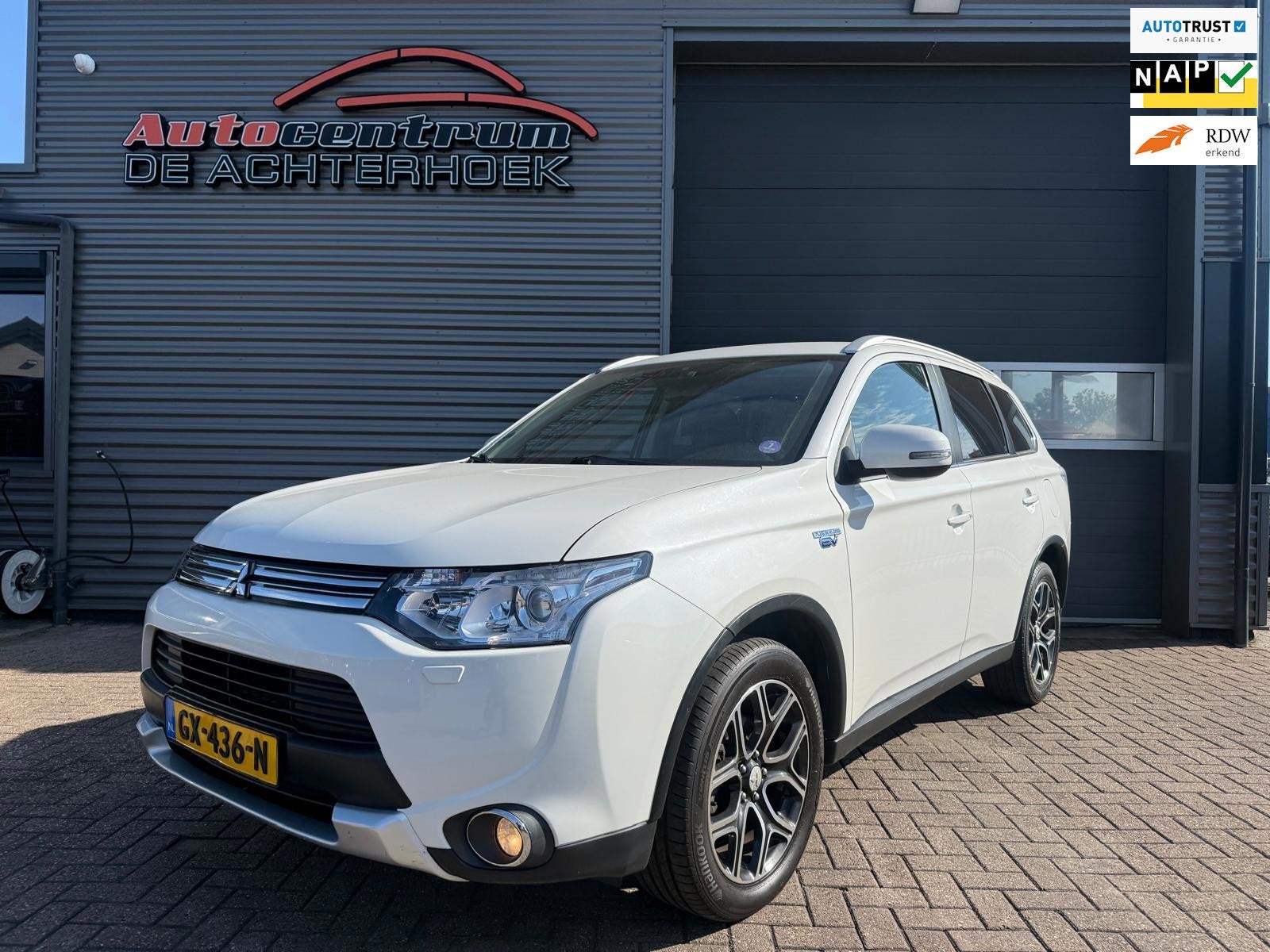 Mitsubishi Outlander 2.0 PHEV Executive Edition Automaat | N, Auto's, 1998 cc, Stof, 4 cilinders, Wit