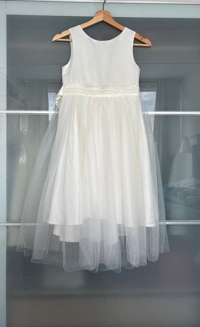 Elegante Witte Kinderjurk met Tule en Strik maat 140, Ophalen of Verzenden, Zo goed als nieuw