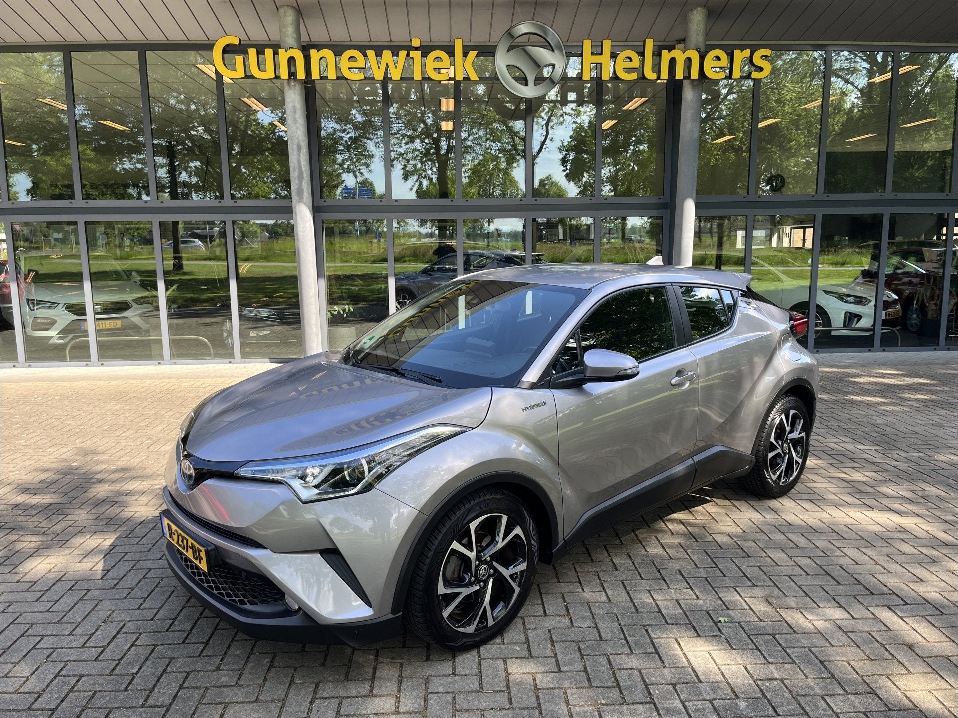 Toyota C-HR 1.8 Hybrid Dynamic | ACC | ALL SEASON'S | BT | C, Stof, Euro 6, 4 cilinders, 98 pk