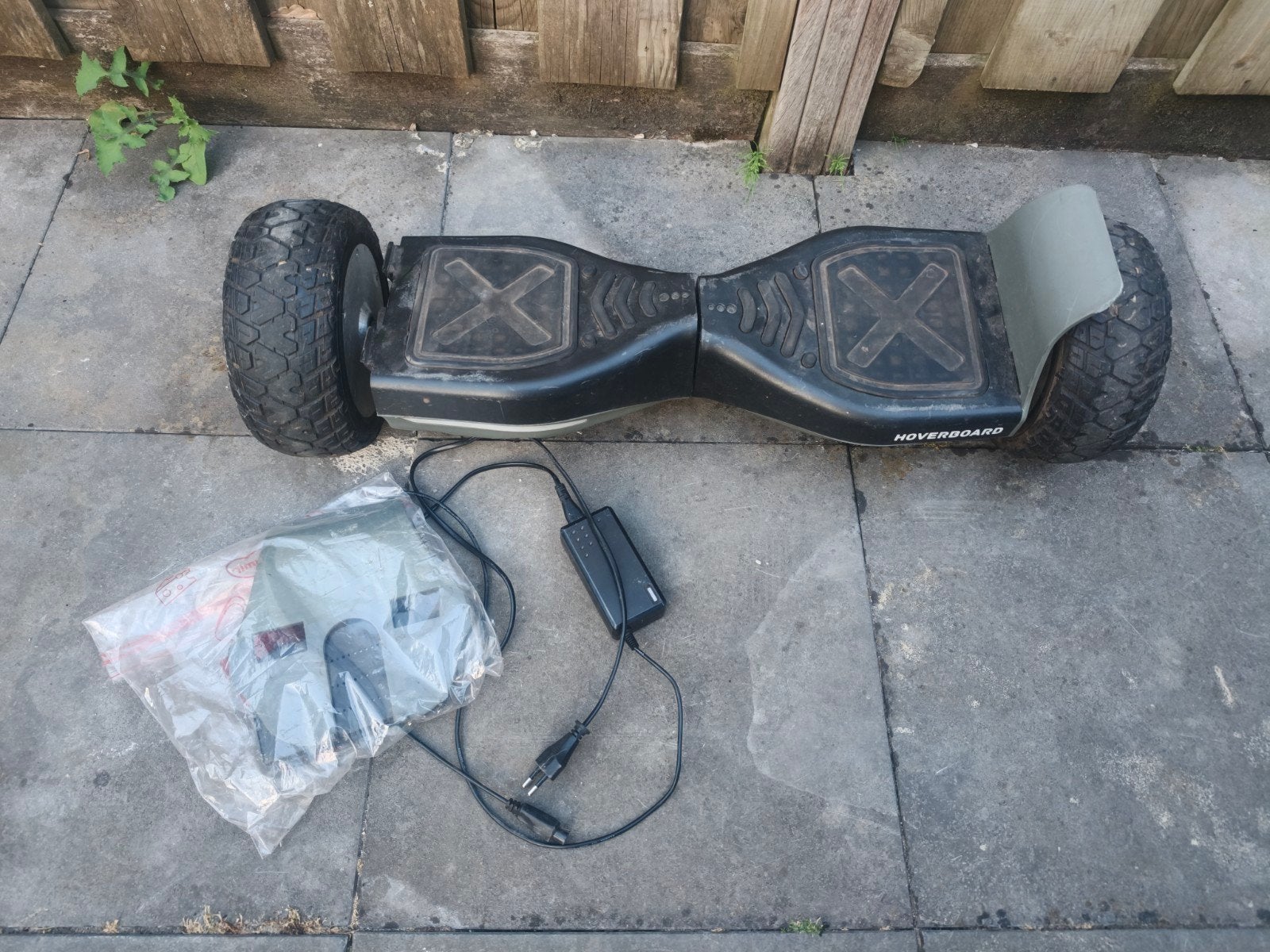 Hoverboard met oplader - Gebruikt, Ophalen of Verzenden, Gebruikt, Overige typen, Hoverboard