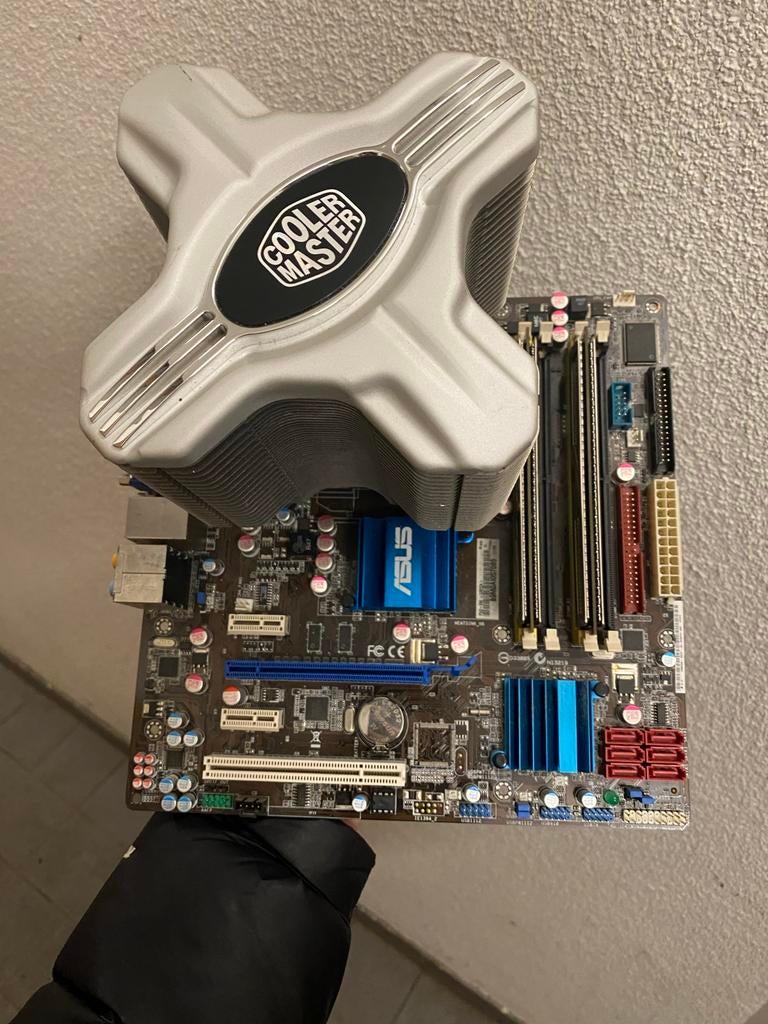 ASUS P5B-V moederbord met Cooler Master koeler, Ophalen of Verzenden, Gebruikt, Intel, DDR2