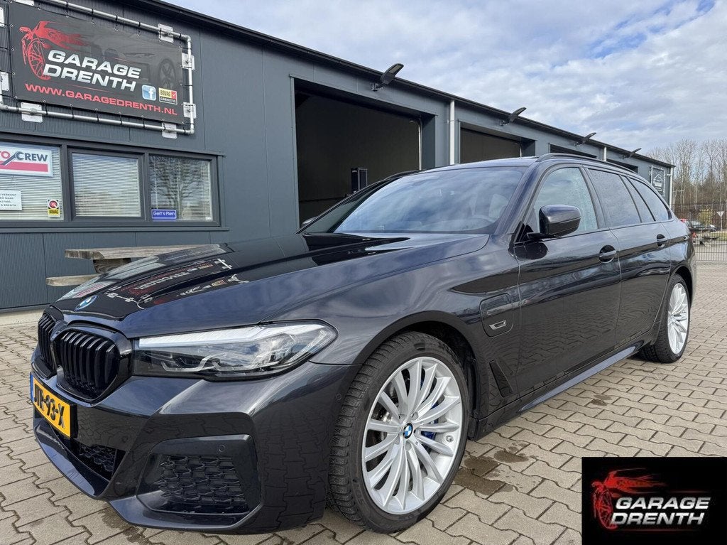 BMW 5-serie Touring 530e M -Pakket Edition Plus Sensatec, 1998 cc, Achterwielaandrijving, Gebruikt, 4 cilinders