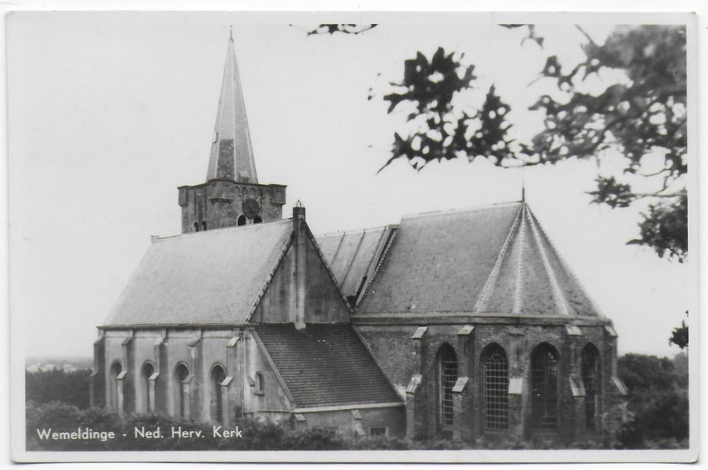 Wemeldinge Ned. Herv., Kerk ansichtkaart B7401 uit 1950, Ophalen of Verzenden, 1940 tot 1960, Gelopen
