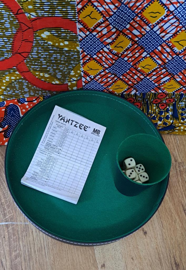 Yahtzee MB Spellen - Compleet met dobbelstenen en cup, Ophalen of Verzenden