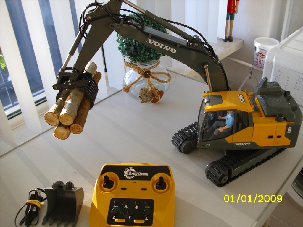 RC GRAAFMACHINE VOLVO DOUBLE E 598, Ophalen of Verzenden, Zo goed als nieuw, Schaal 1:16, Onderdeel