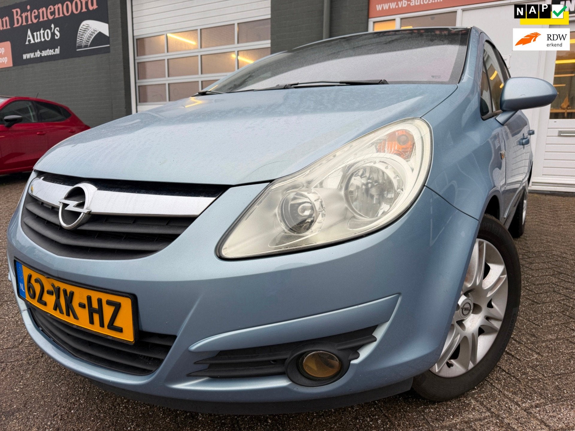 Opel Corsa 1.4-16V Cosmo in 5drs met ingebouwde fietsendrage, Auto's, Voorwielaandrijving, 1063 kg, Gebruikt, Zwart