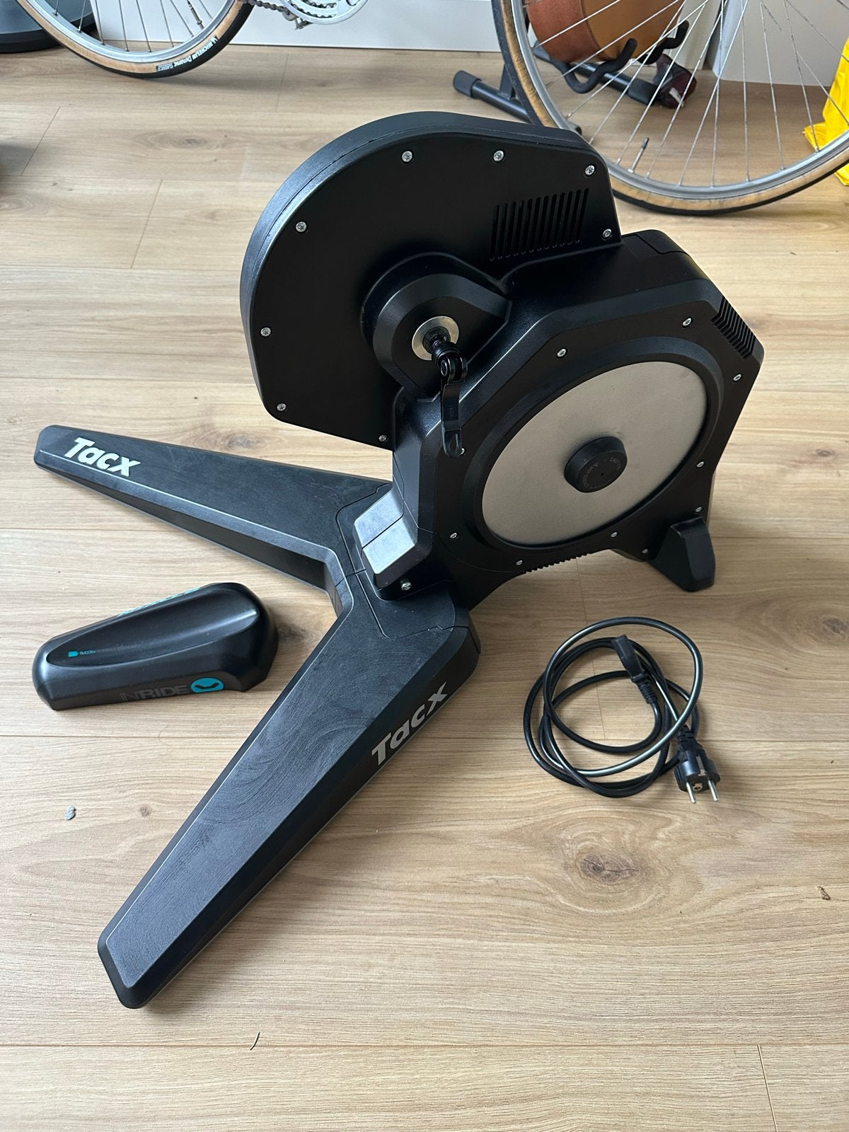 Tacx Flux S Smart fietstrainer - Zo goed als nieuw, Ophalen, Zo goed als nieuw, Overige typen