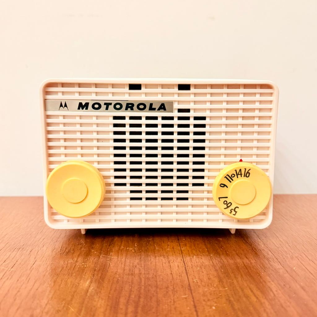 VINTAGE BUIZENRADIO MOTOROLA 56A LITTLE ANGEL 1950 RADIO, Antiek en Kunst, Antiek | Tv's en Audio, Verzenden