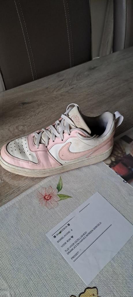 Nike maat 36,5, Ophalen of Verzenden, Zo goed als nieuw, Meisje, Sportschoenen