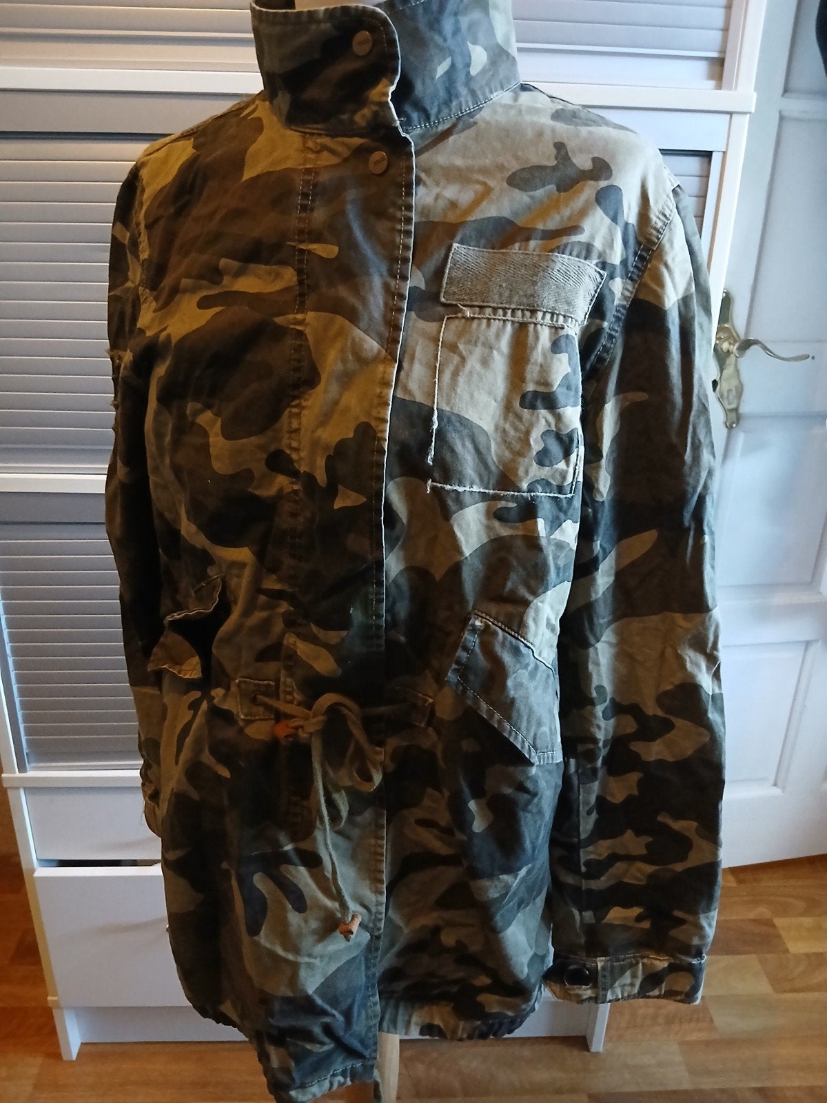 Bershka Camouflage Jas Maat M, Maat 38/40 (M), Gedragen, Groen, Bershka