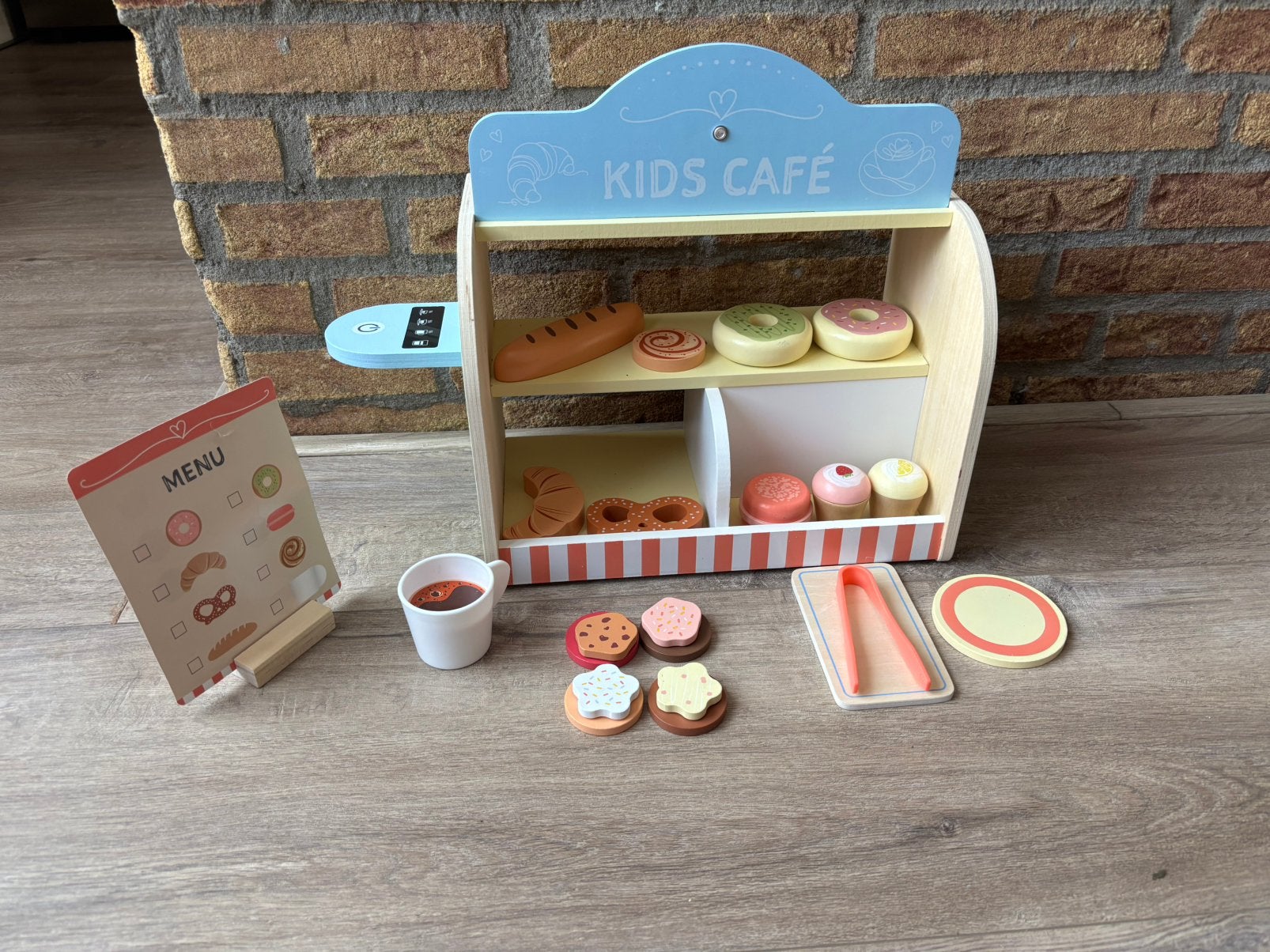 Houten kids cafe, Ophalen, Zo goed als nieuw