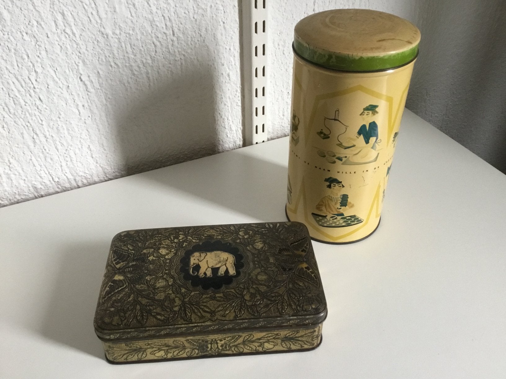 2 oude blikken van Hille, Ophalen of Verzenden, Zo goed als nieuw, Overige
