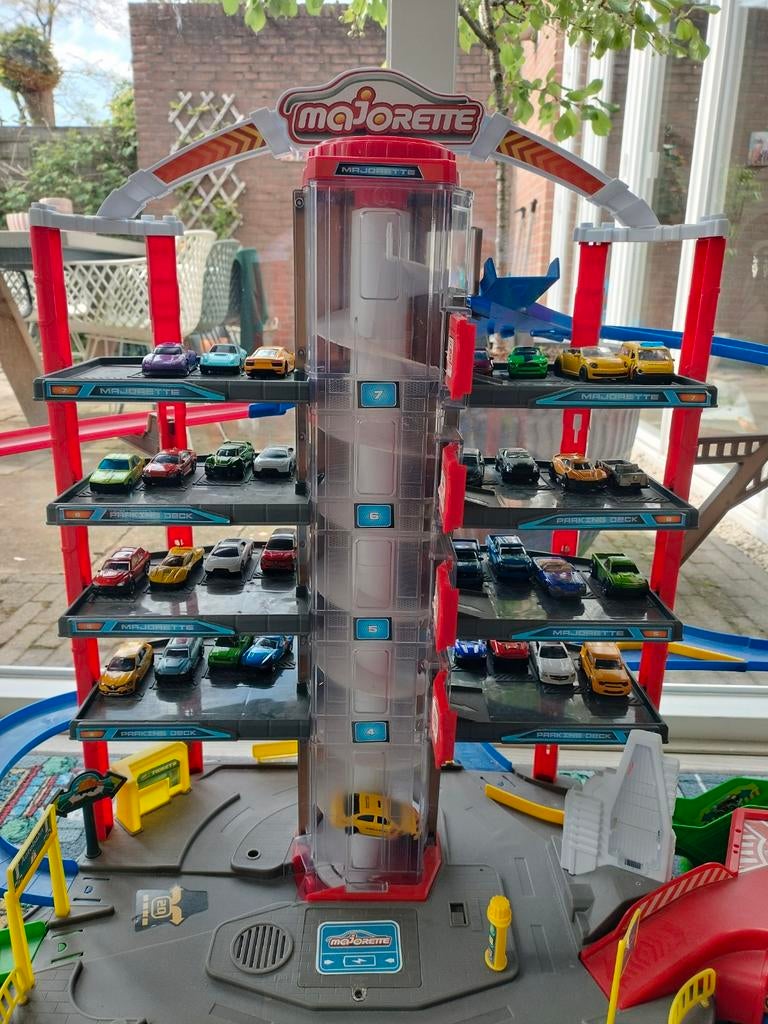 Majorette Super City Garage met 3 spiraalbanen en auto's, Ophalen, Gebruikt