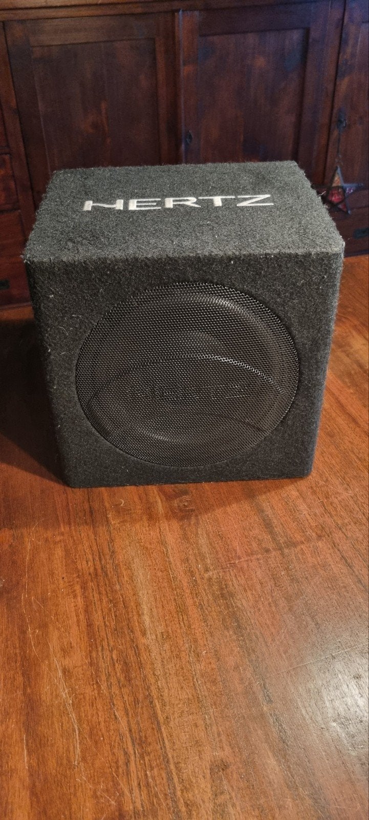 Hertz actieve subwoofer 140W max power voor auto!!, Overige merken, Ophalen of Verzenden, Zo goed als nieuw, 120 tot 150 watt