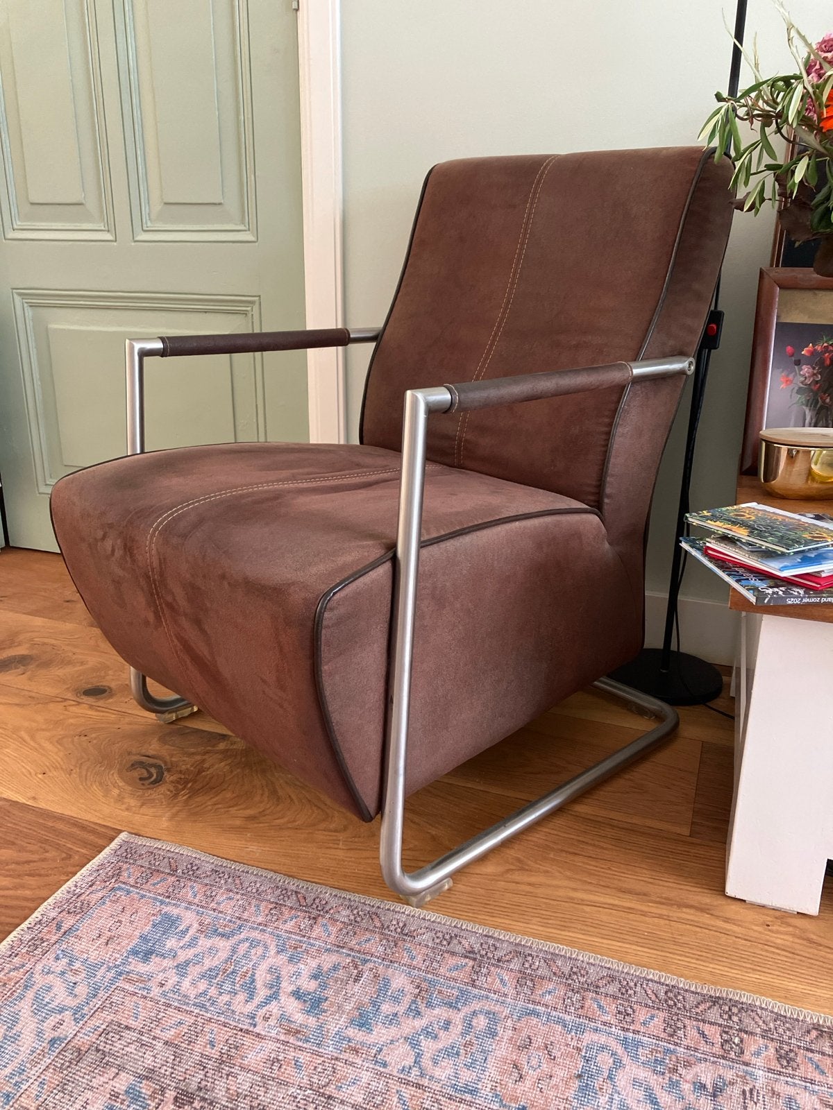 Comfortabele bruine fauteuil met metalen frame, Huis en Inrichting, Ophalen, Gebruikt, Bruin, Metaal
